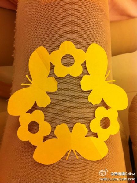 selina微博贴出的蝴蝶剪纸
